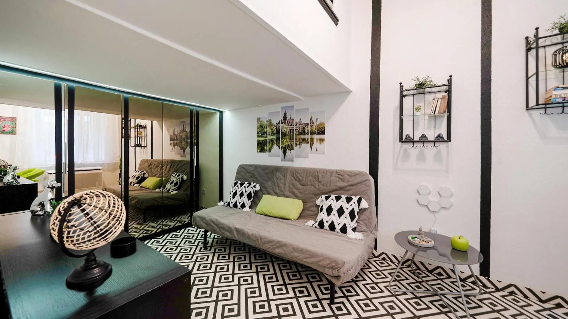 Secret Garden Apartment - Free Parking Budapest 0*,