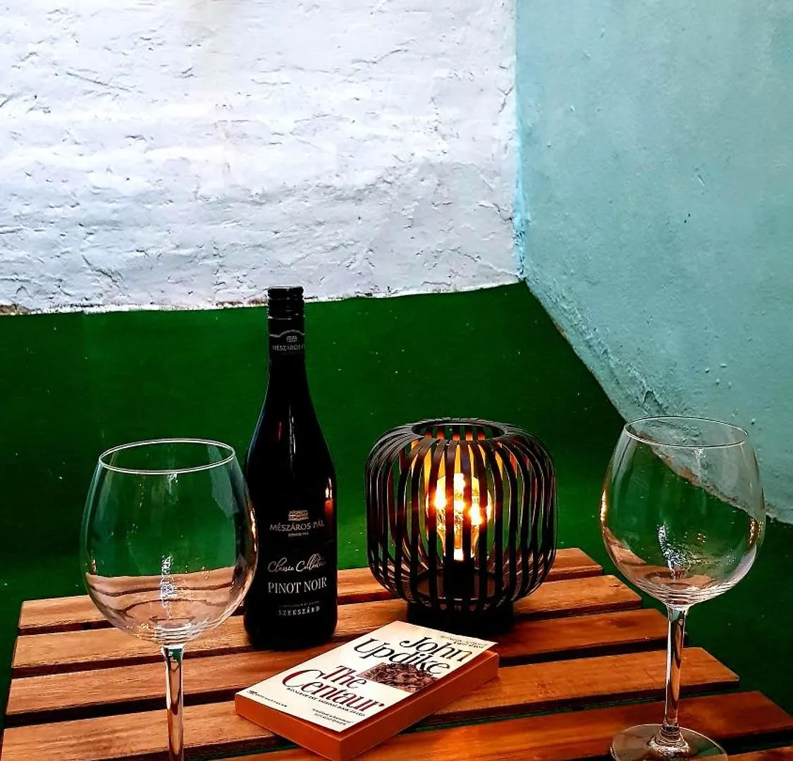 Secret Garden Apartment - Free Parking Budapest